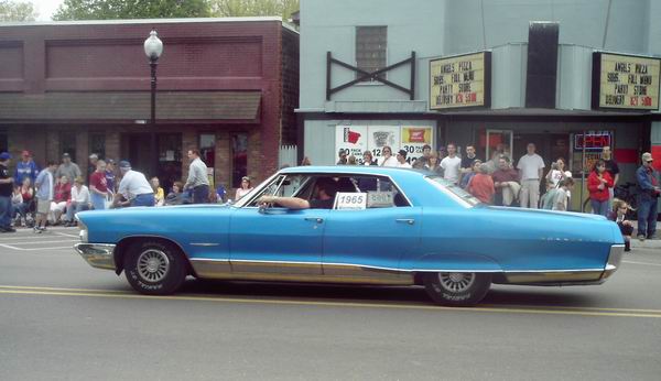 Laurel Theatre - From Seth Landon (newer photo)